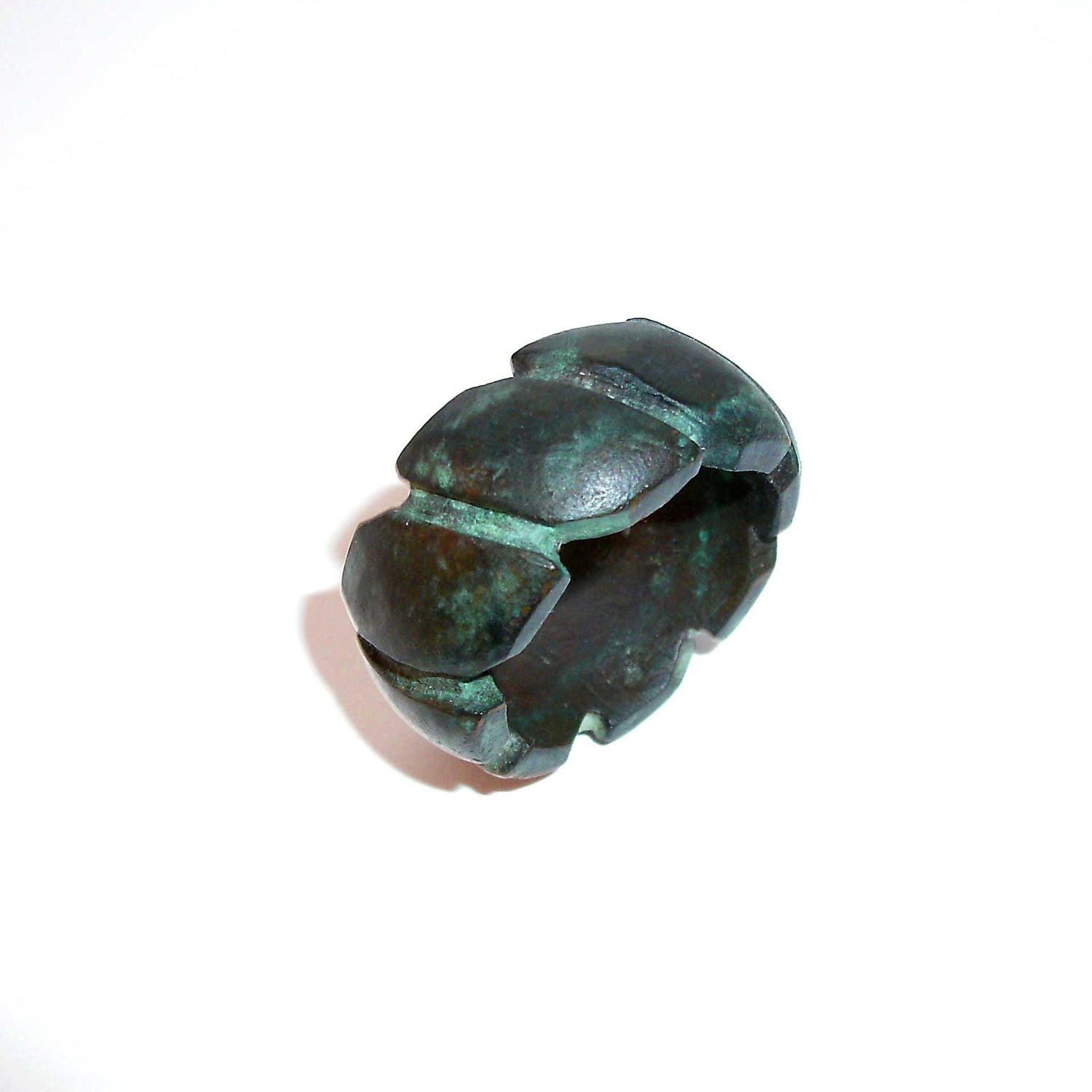 Bronzering mit grüner Patina