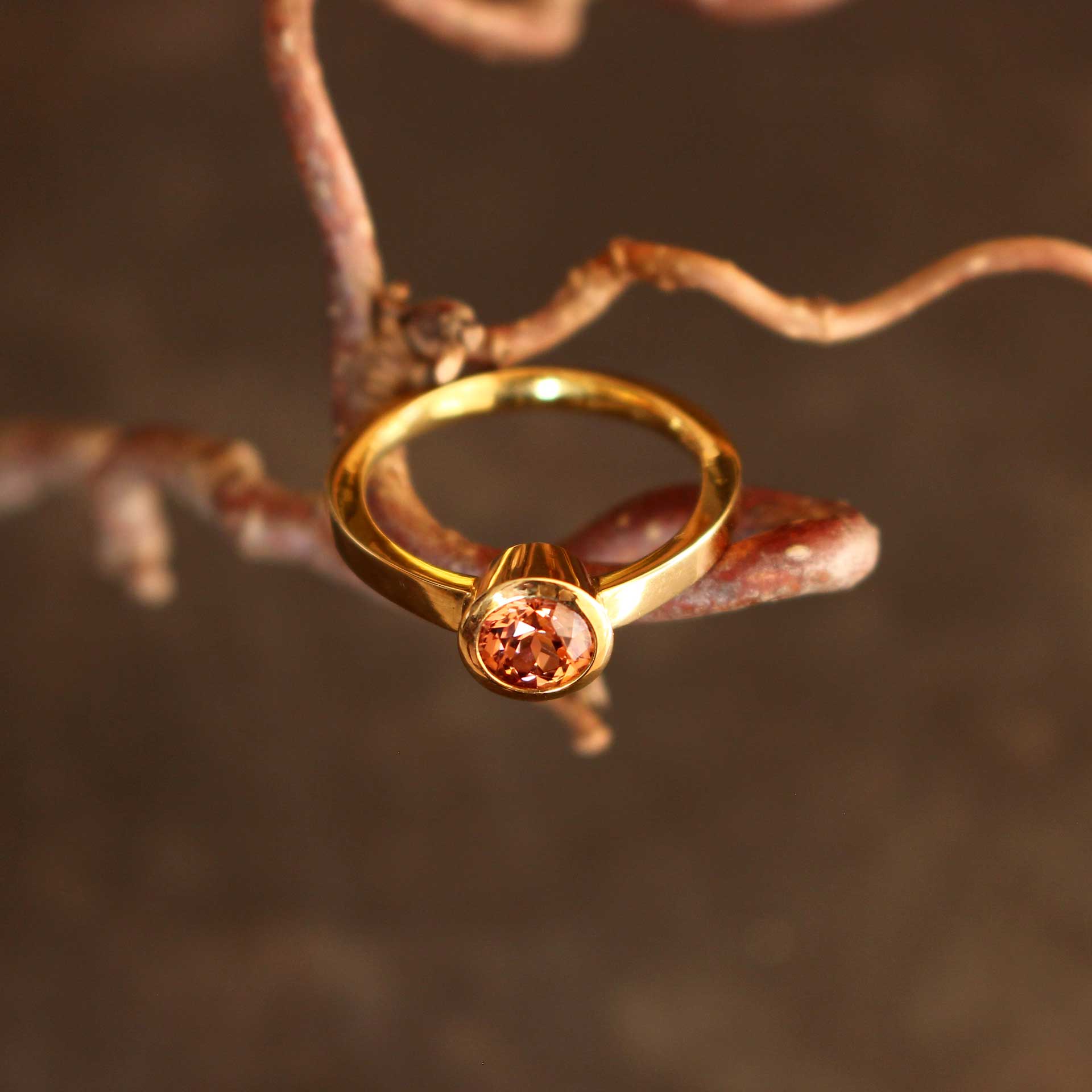 Goldring 750 mit Zirkon 1 ct – vielseitiger Begleiter passt zu jeder Garderobe