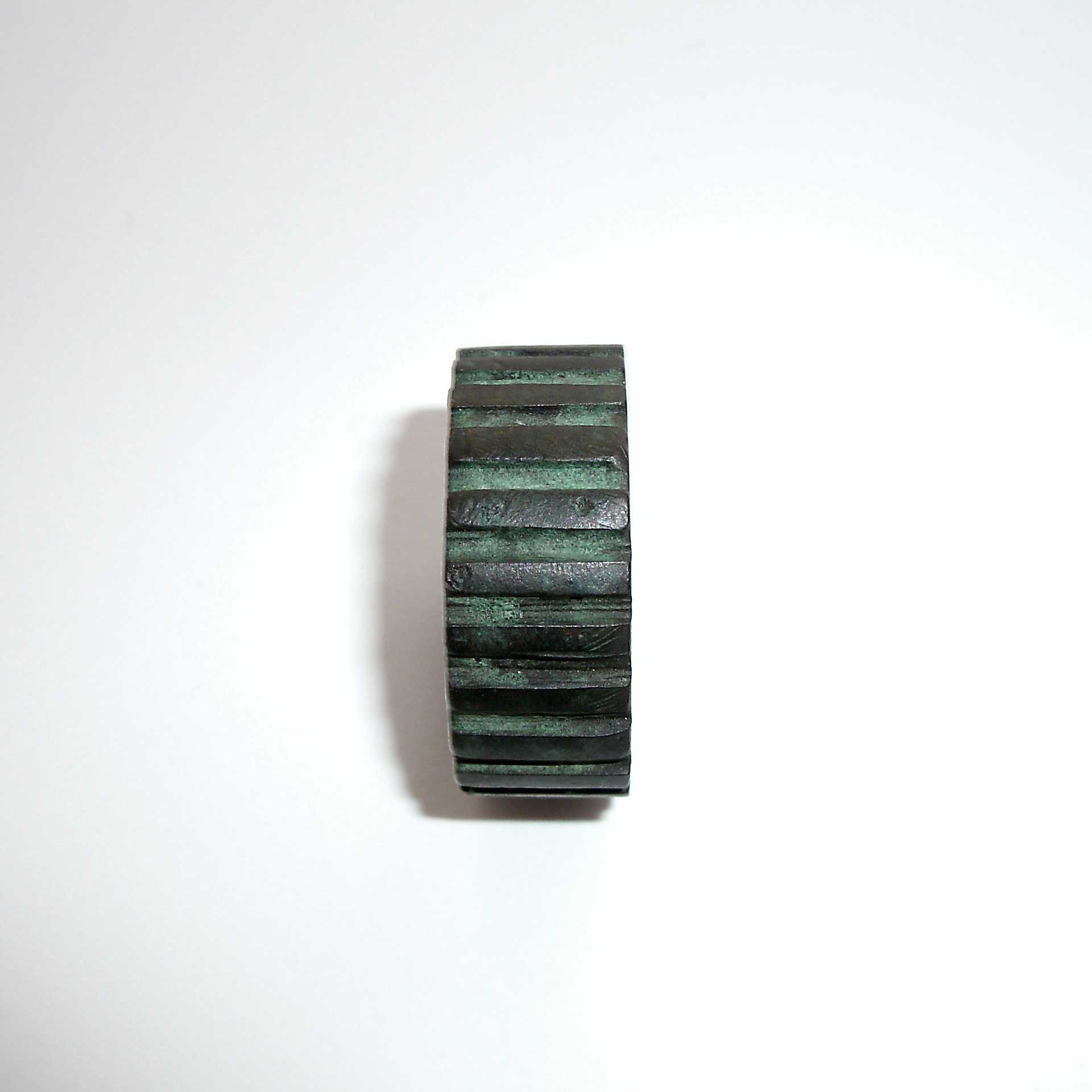 Bronzering mit grüner Patina