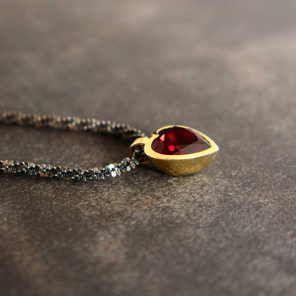 Goldanhänger 14ct. mit Granatherz