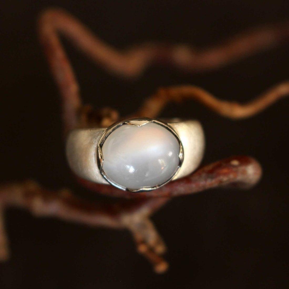 Silberring mit Mondstein – ovaler Cabochon