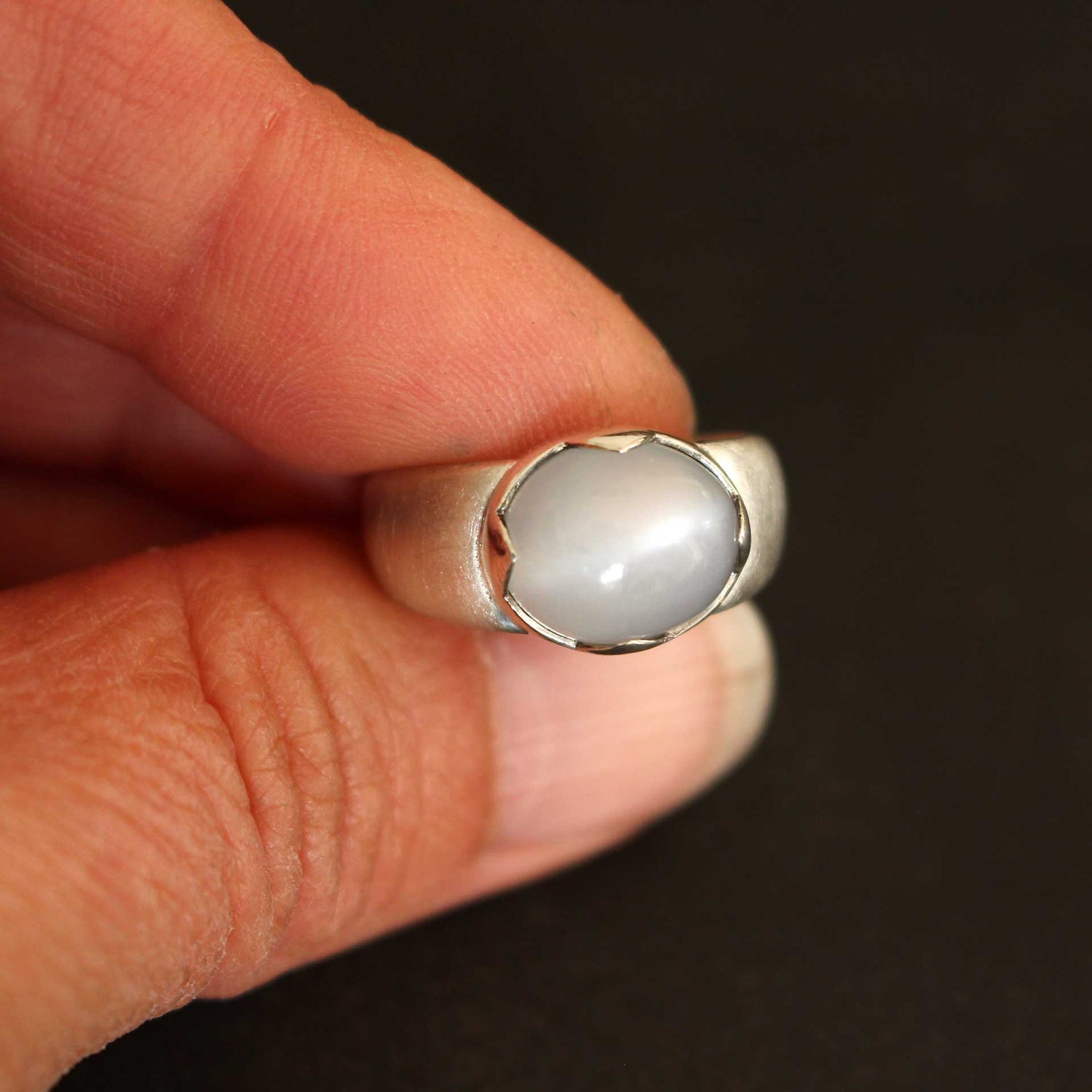 Silberring mit Mondstein – ovaler Cabochon