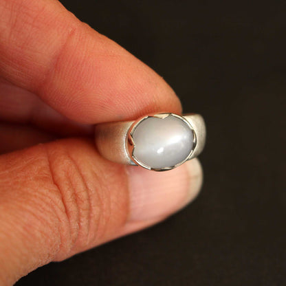 Silberring mit Mondstein – ovaler Cabochon