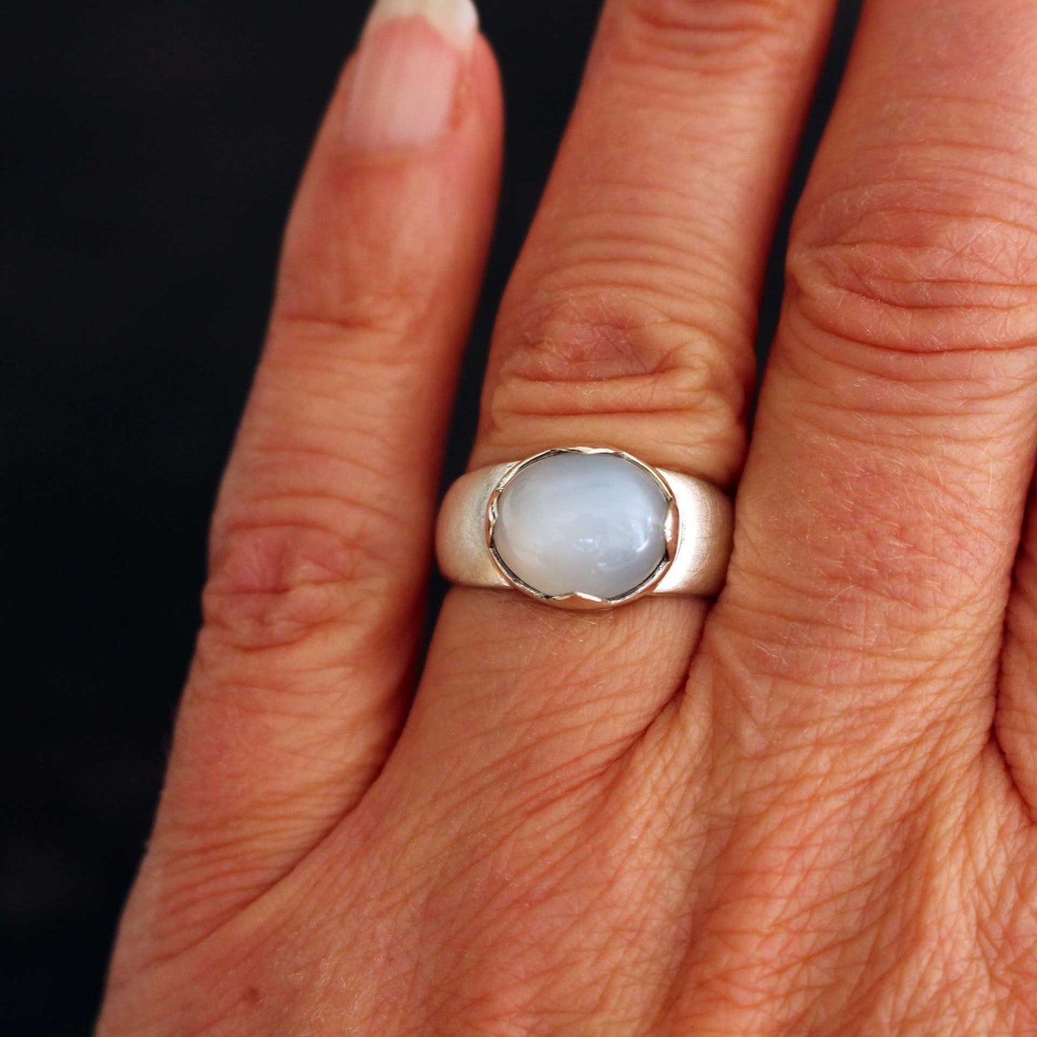 Silberring mit Mondstein – ovaler Cabochon
