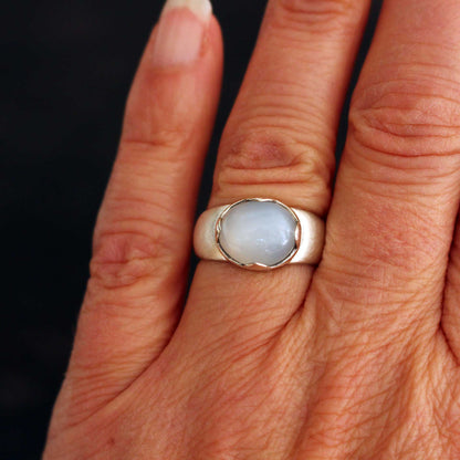 Silberring mit Mondstein – ovaler Cabochon