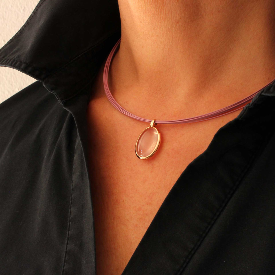 Rosenquarz Goldanhänger