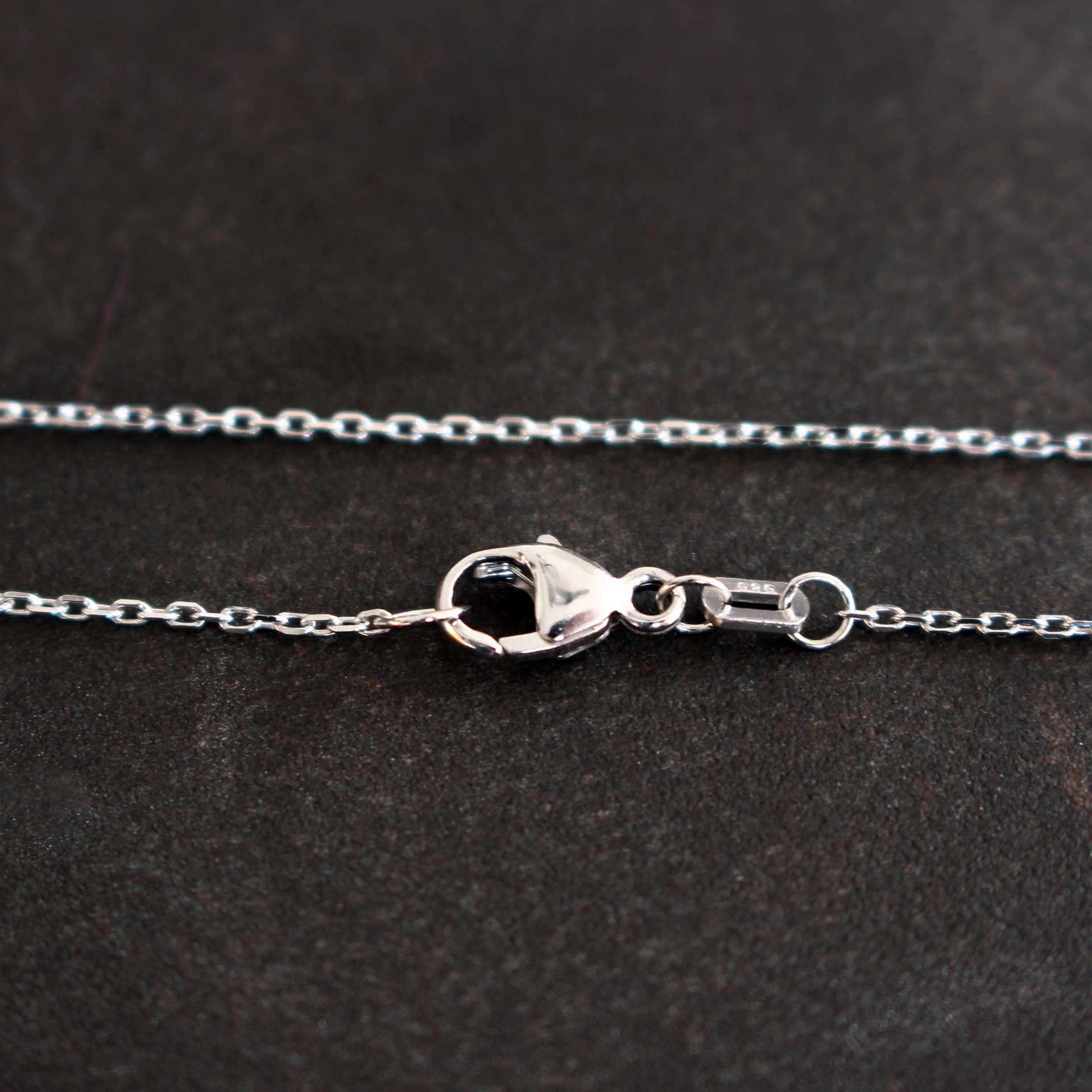 London Blue Topas Anhänger in 14 ct Weißgold mit Brillanten